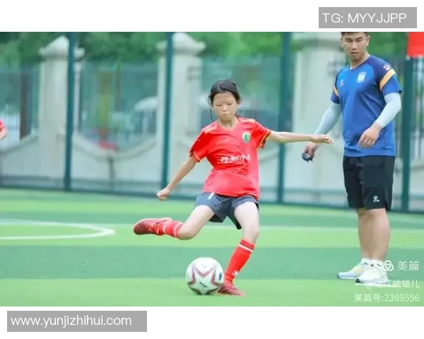 学历最低却闪耀绿茵场的足球明星女孩的奋斗故事